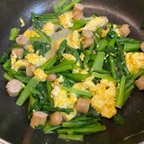 卵がふんわり❣️小松菜とウインナーの炒め物